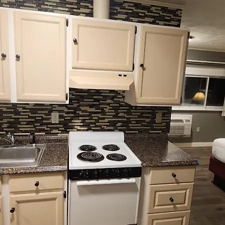 Nashoba Valley Inn & Suites